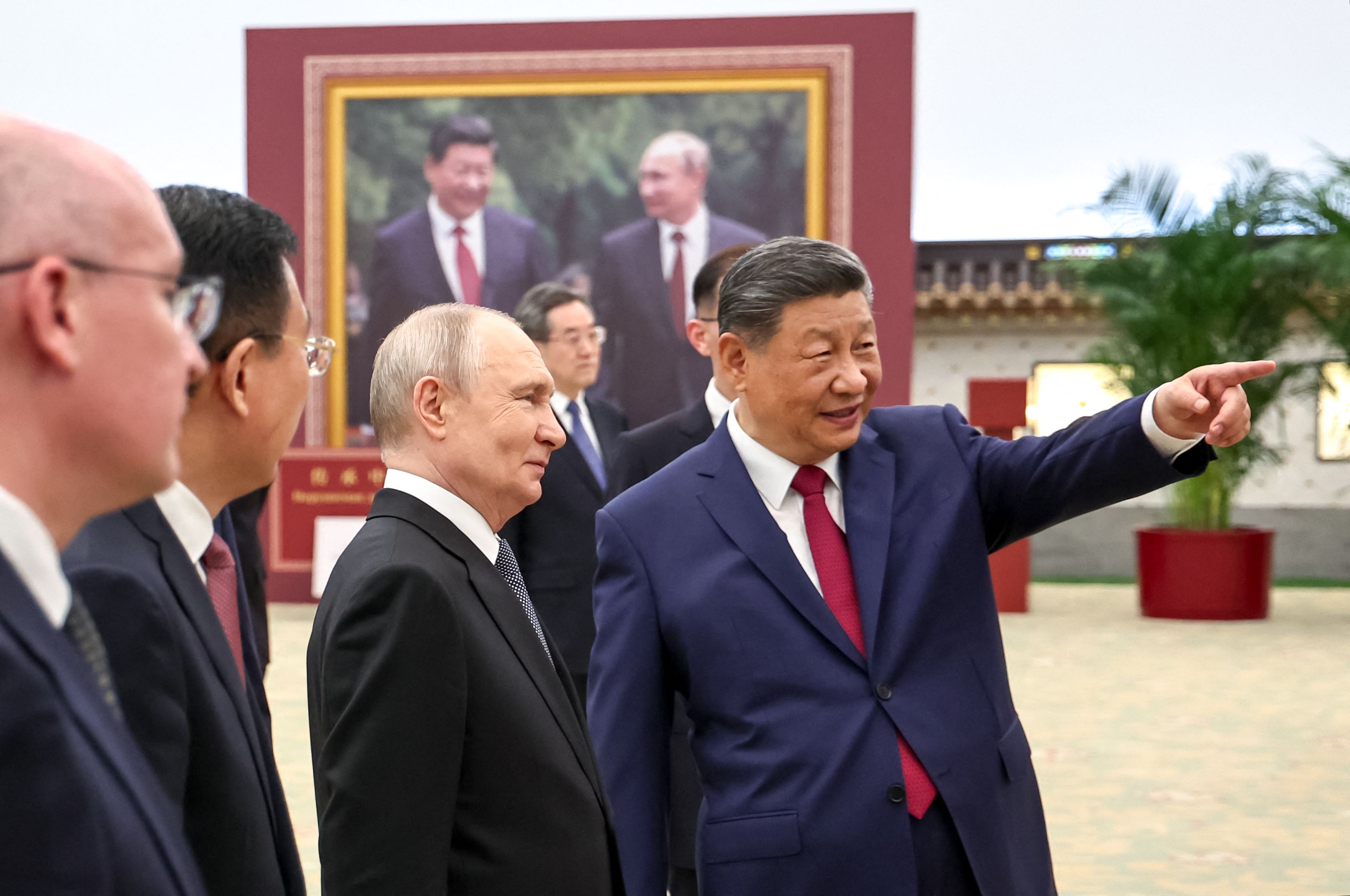 Questa volta è stato Putin a far visita a Xi Jinping: la Cina si conferma il perno del mondo (e l'Europa?)