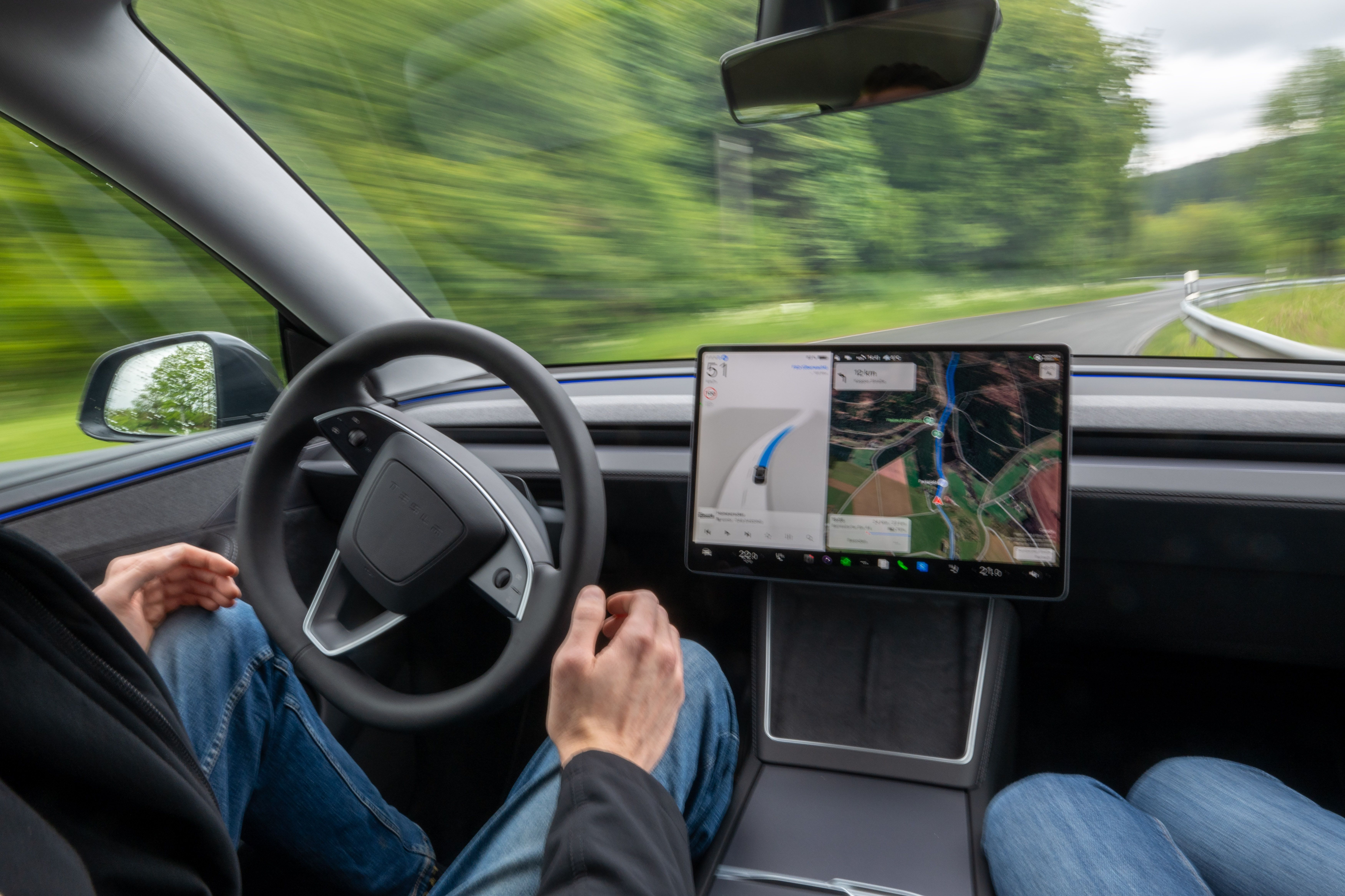 La guida autonoma di Tesla alla conquista dell'Europa (e presto potrebbe toccare anche l'Italia)