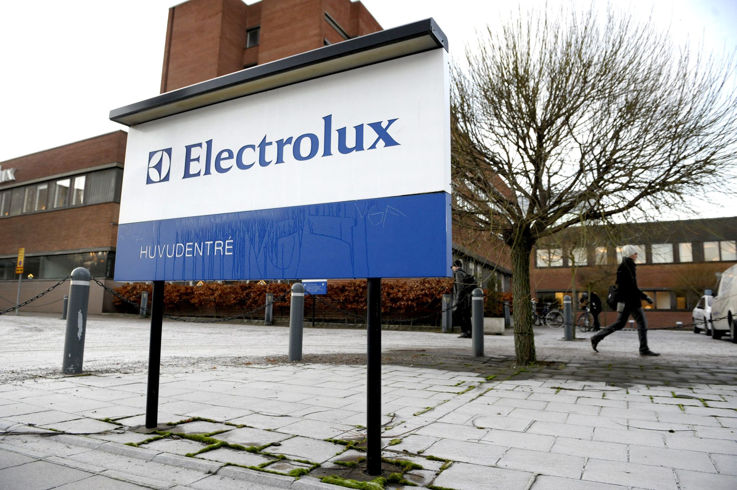 Electrolux, come i sindacati vedono la crisi del gruppo svedese che taglierà 1700 dipendenti in Italia