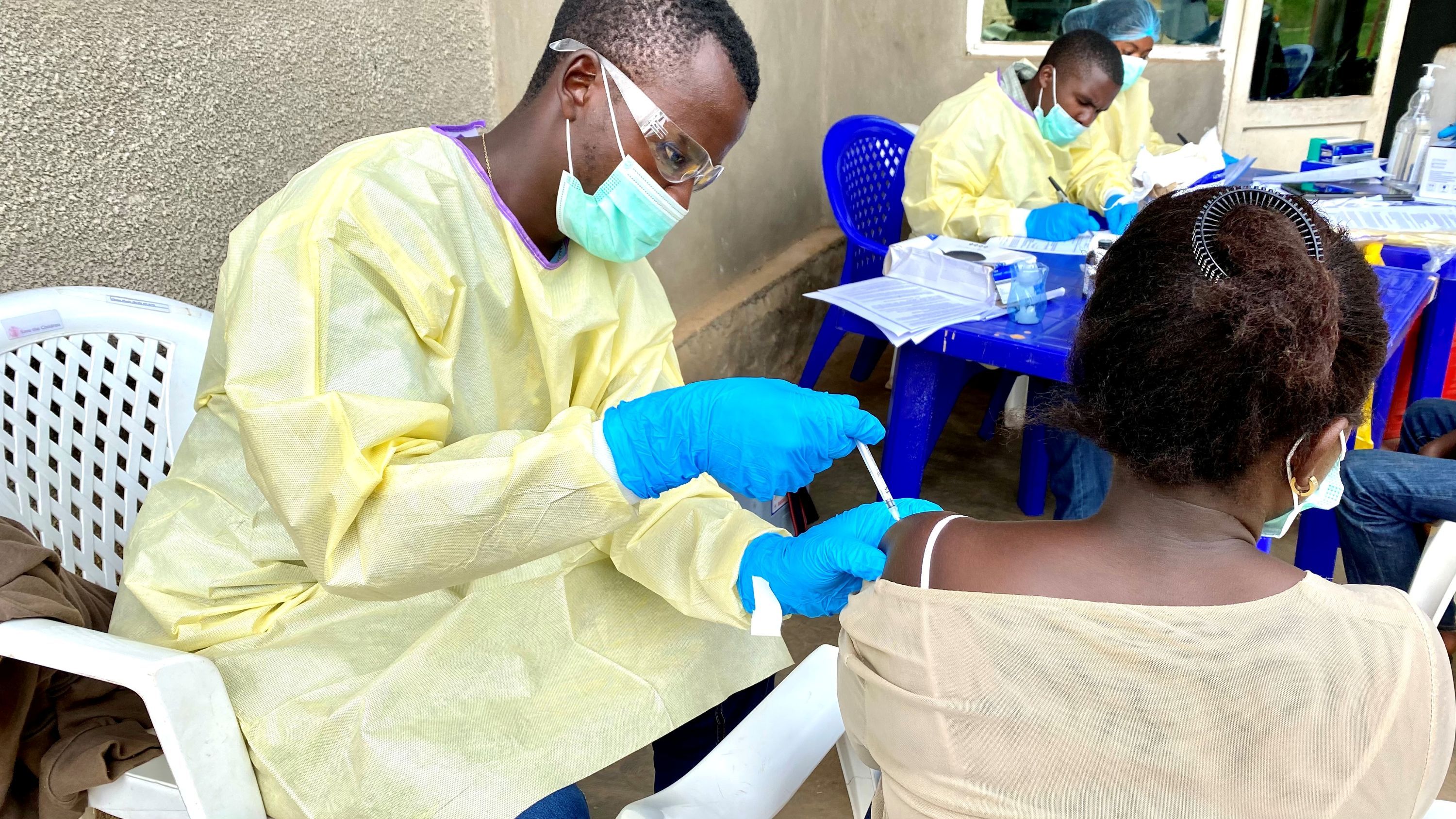 Ebola, l'Oms pensa a vaccini sperimentali per contenere il focolaio in Congo