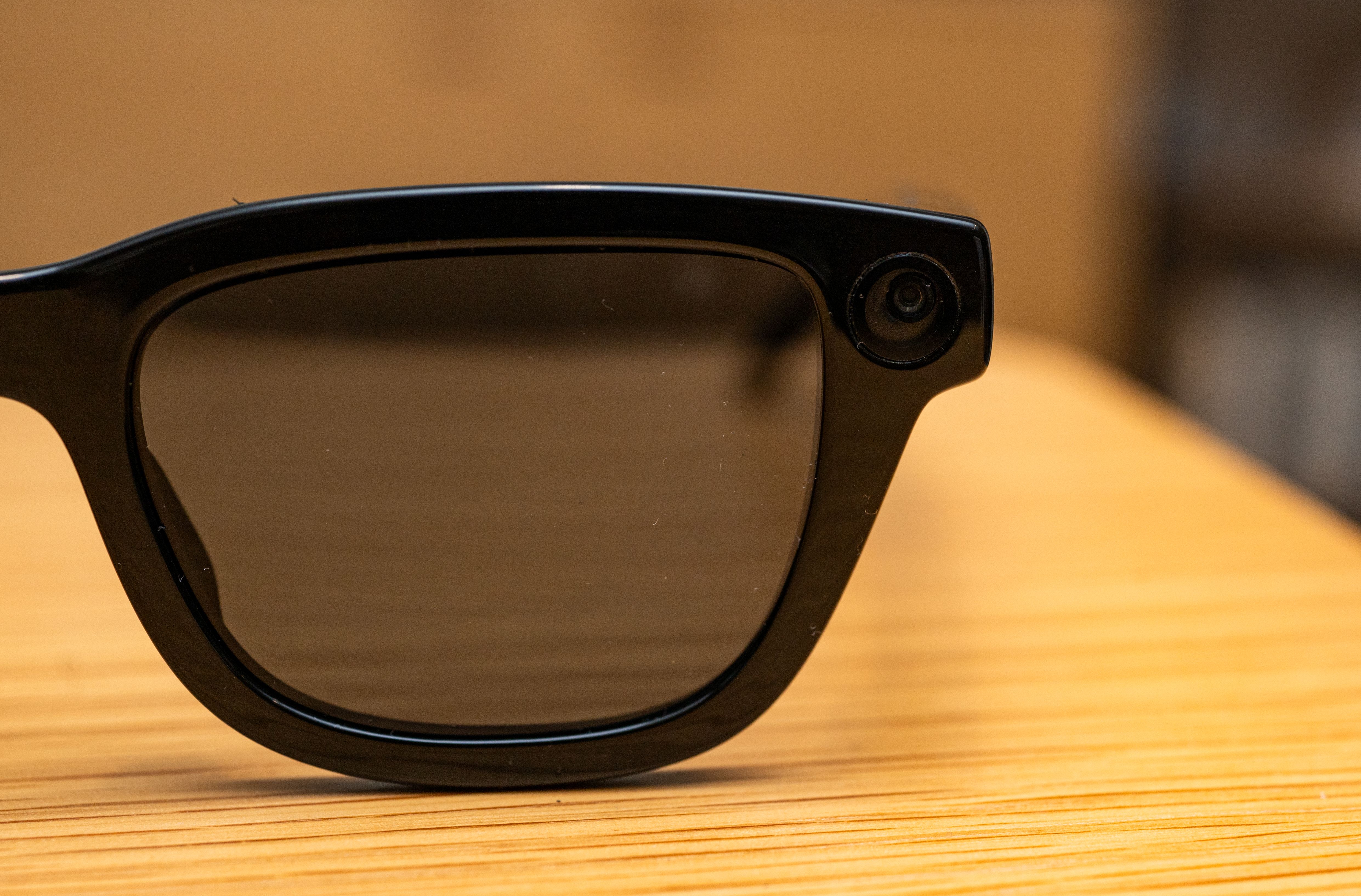 Come sono i nuovi smart glasses Android XR di Google visti da vicino
