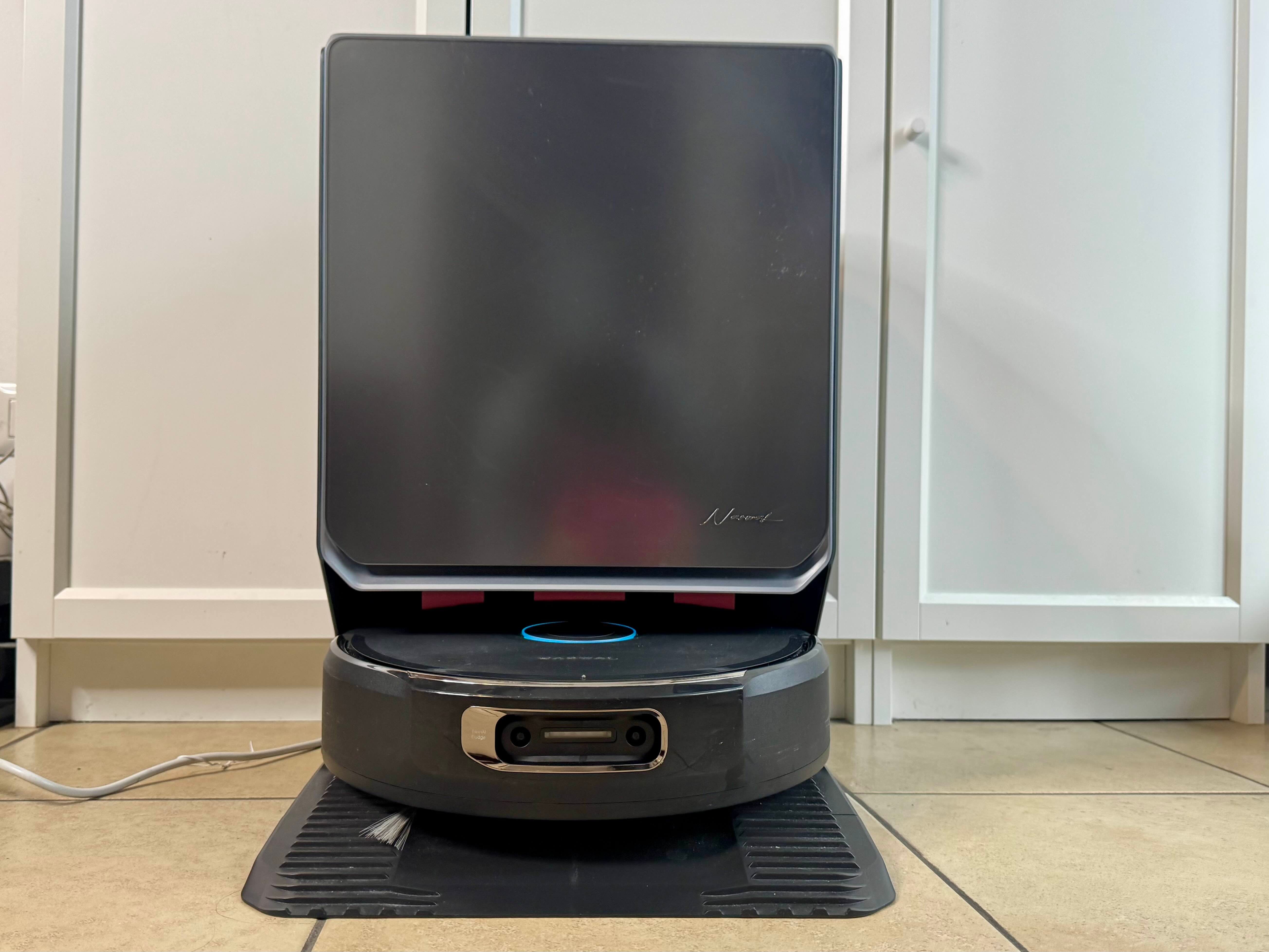 Narwal Flow 2, il robot aspirapolvere che punta su design e panno scorrevole