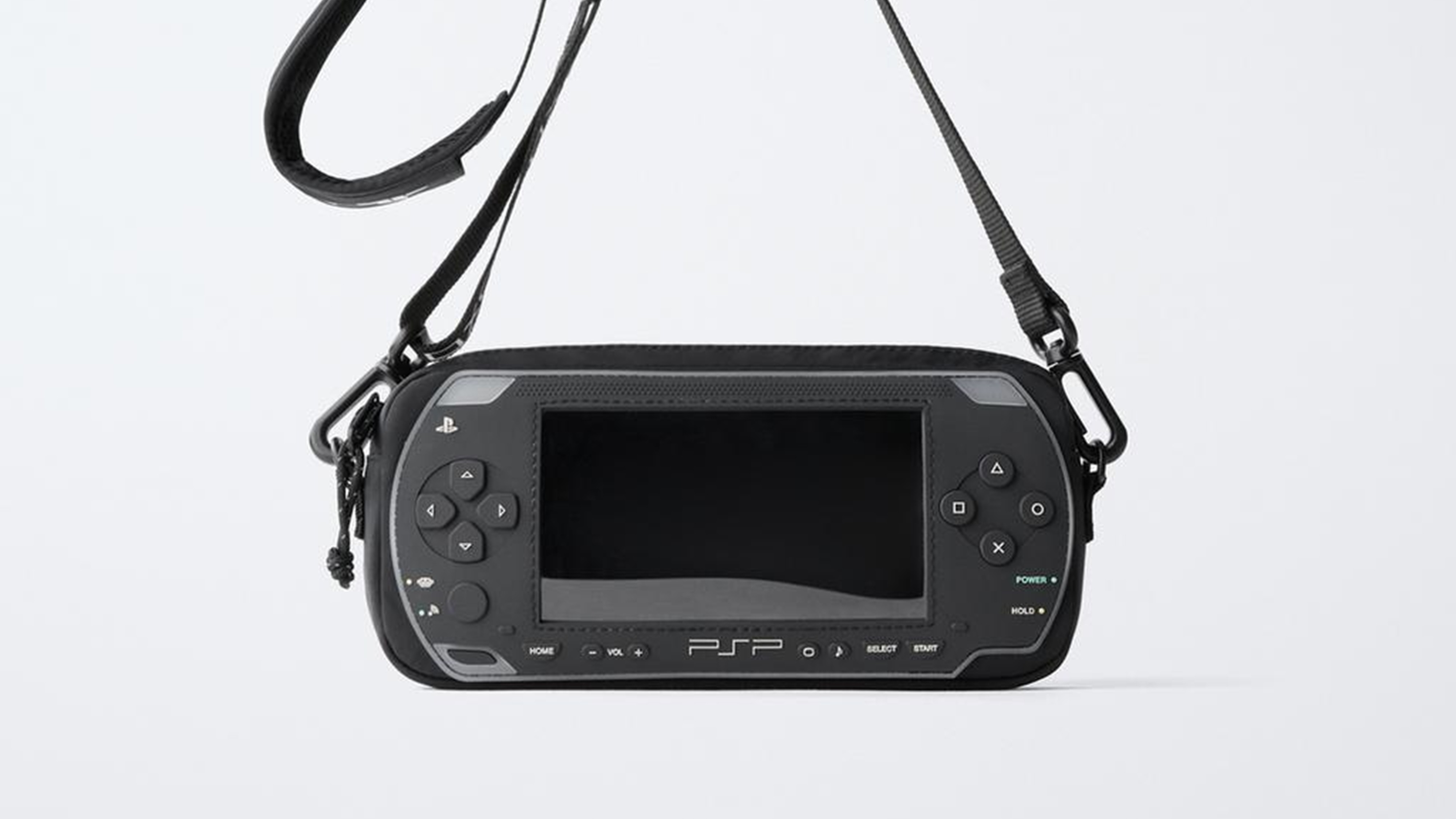 ZARA vende una borsa a tracolla a forma di PSP (e ci sta dentro anche quella vera)